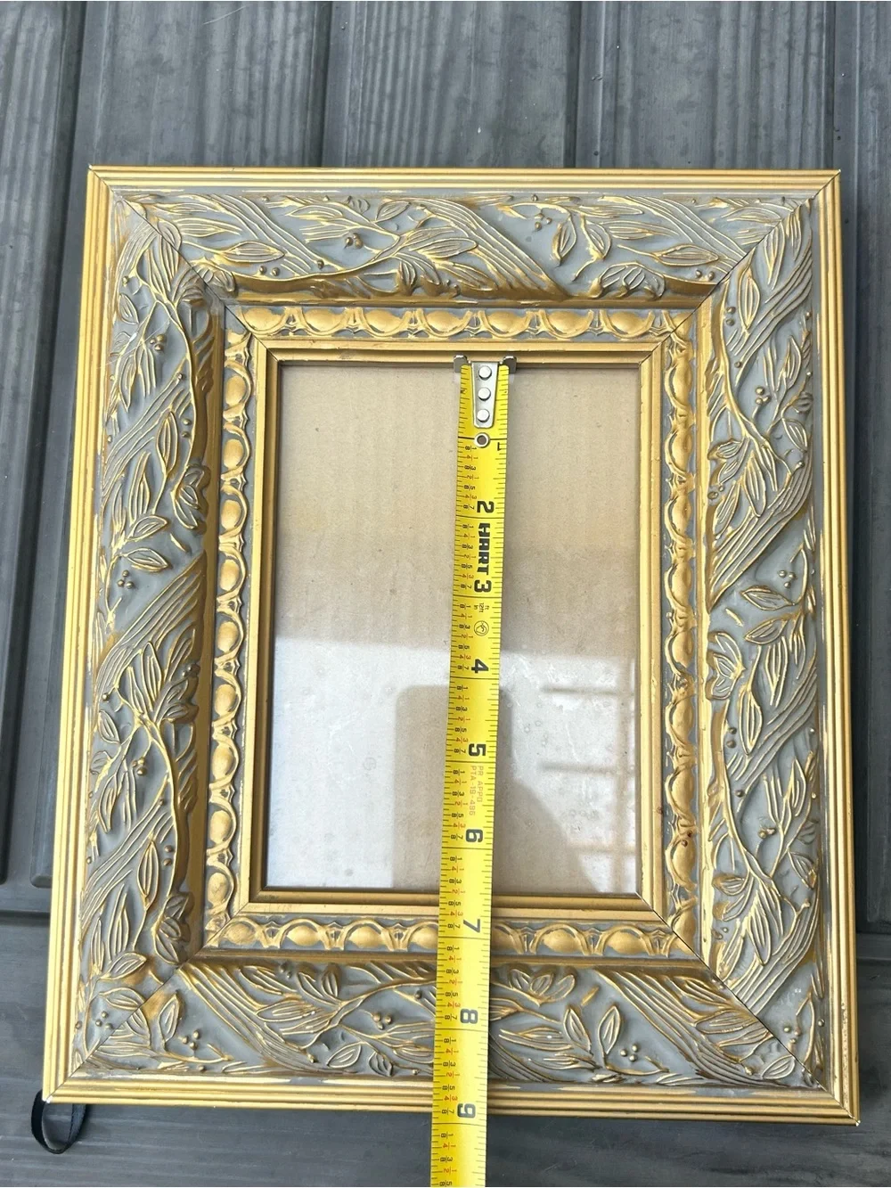 N/A elegant gold